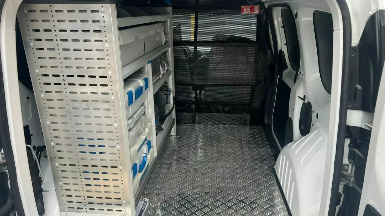 RENAULT KANGOO — carro taller