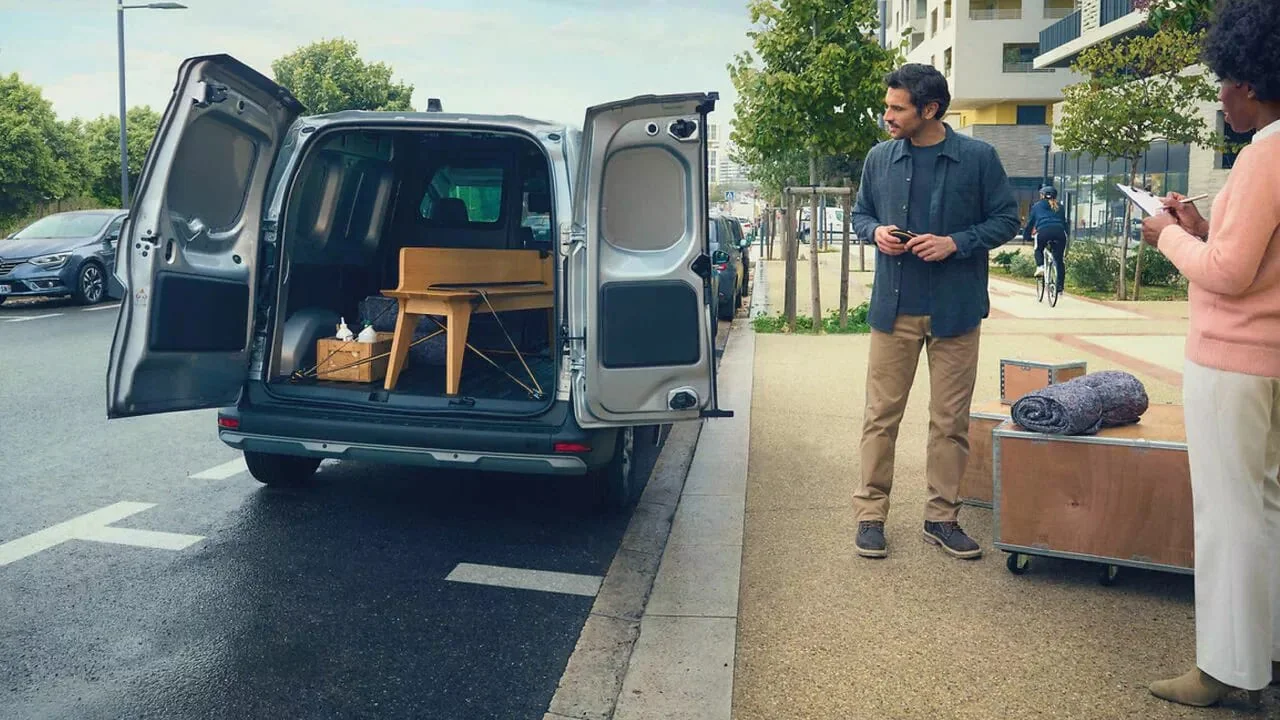 RENAULT KANGOO E-TECH 
                              100% ELÉCTRICO — mucho espacio