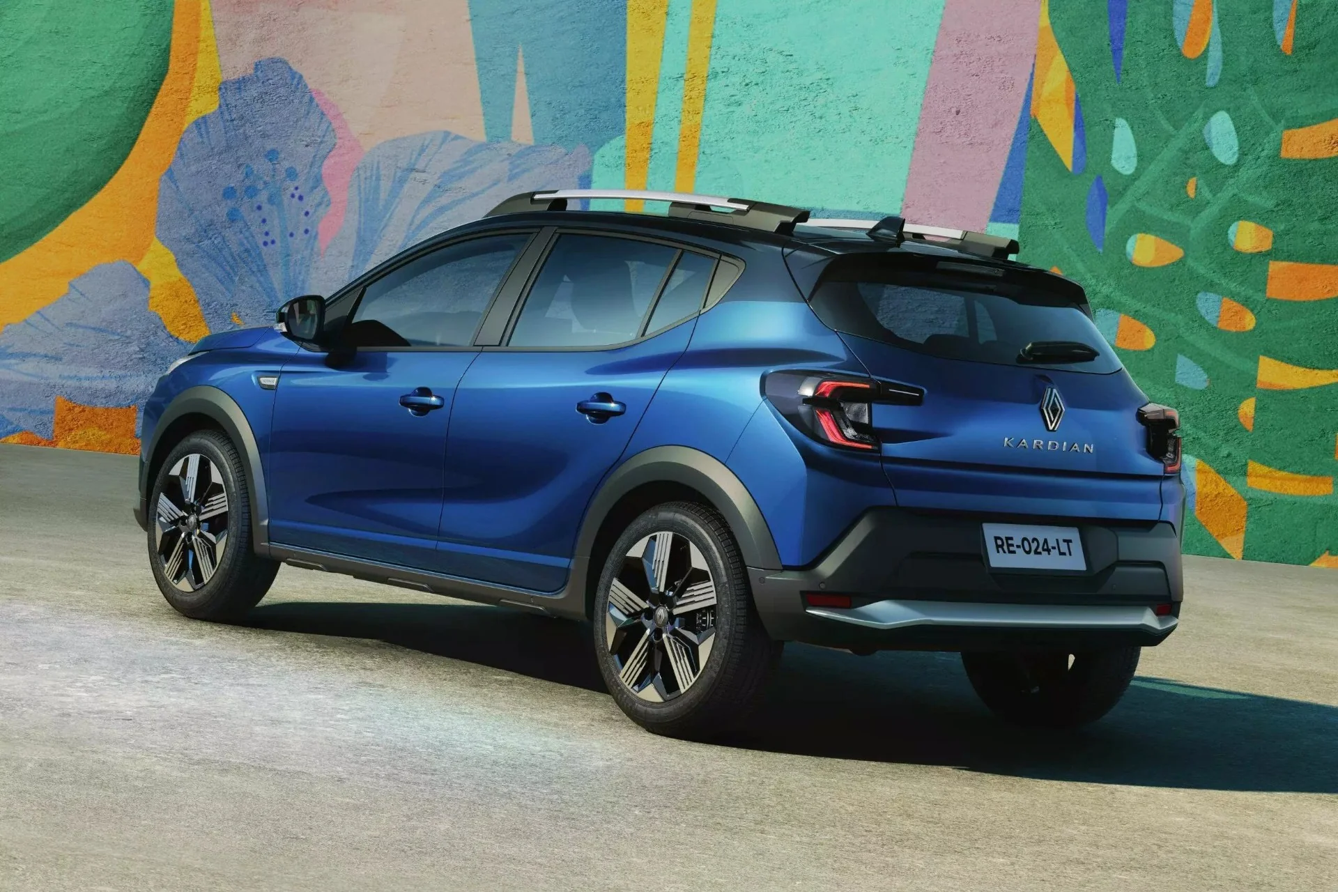 RENAULT KARDIAN — suv dinámico con bitono azul iron