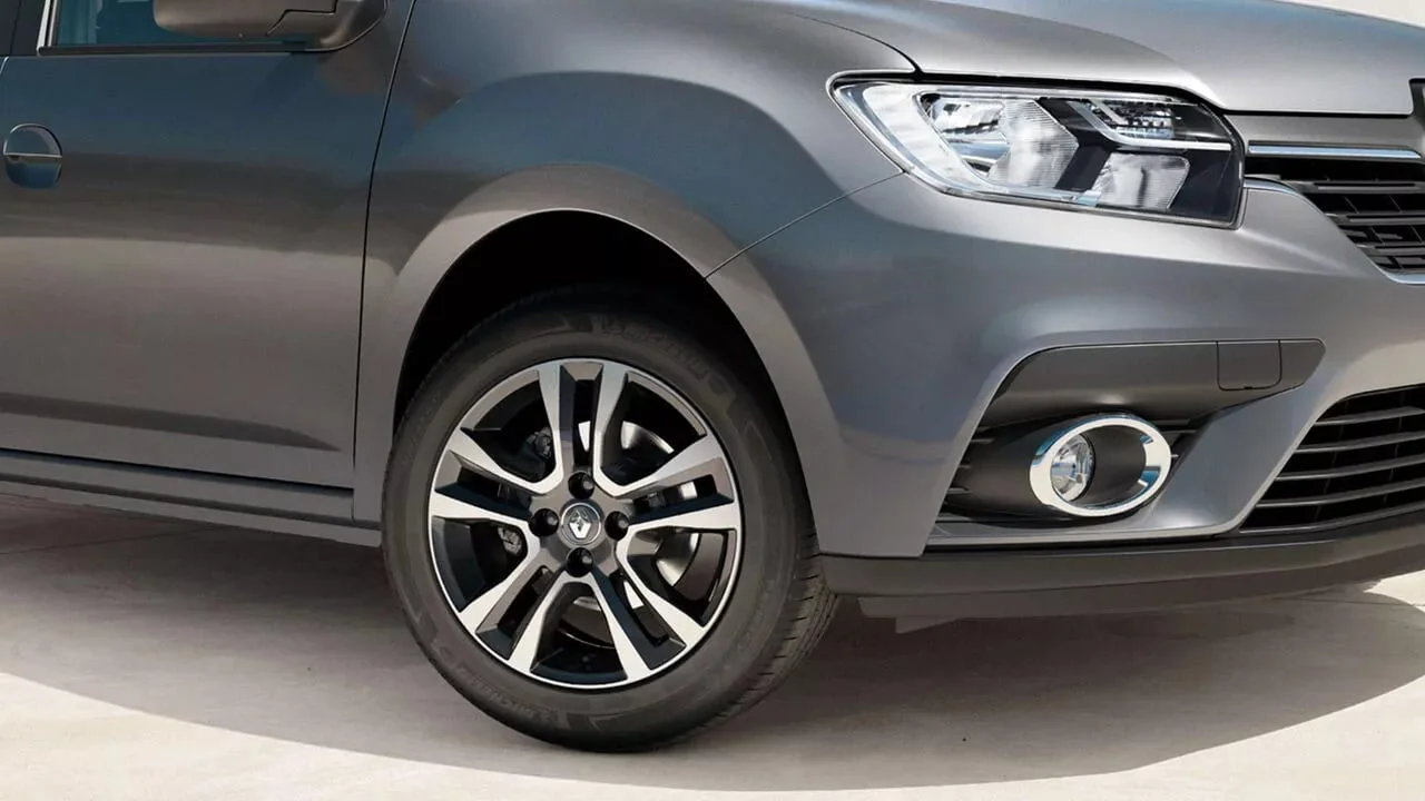 RENAULT LOGAN — diseño robusto