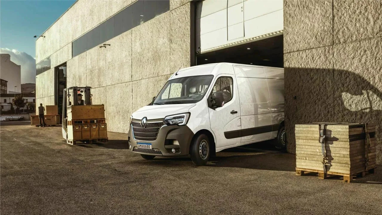 RENAULT MASTER E-TECH
100% ELÉCTRICO — el utilitario en versión eléctrica