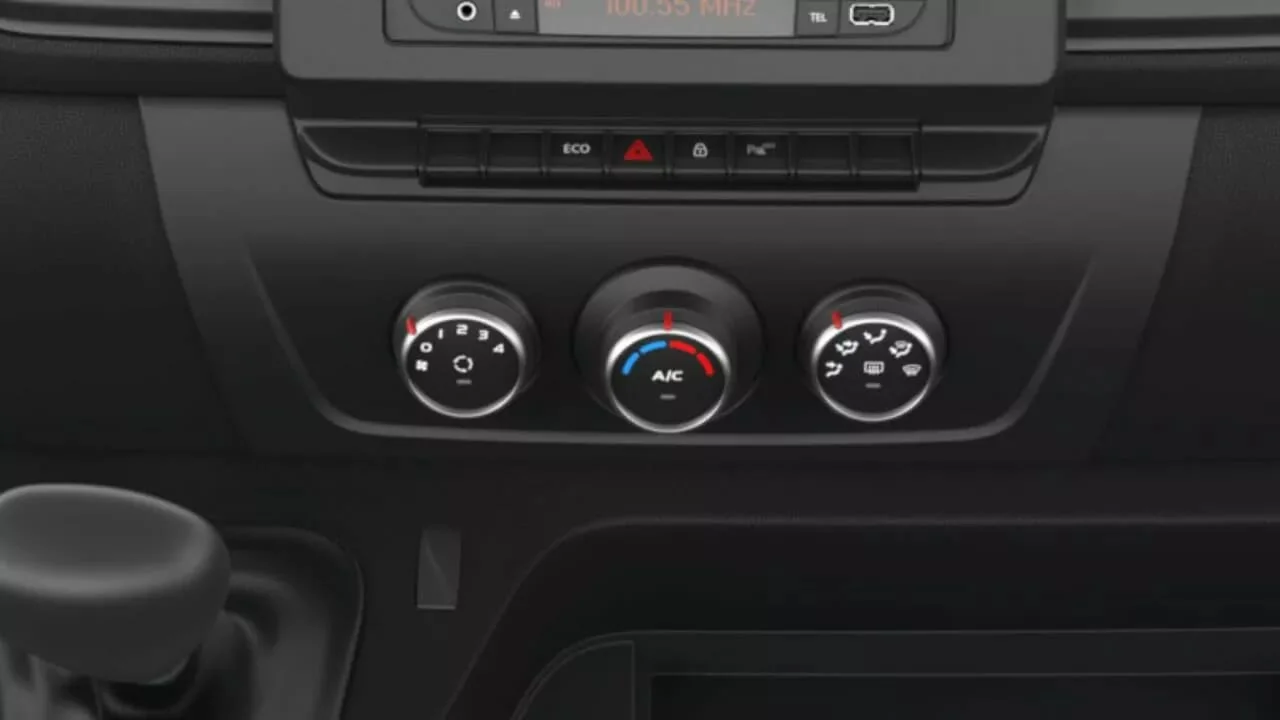 RENAULT MASTER E-TECH
100% ELÉCTRICO — aire acondicionado manual