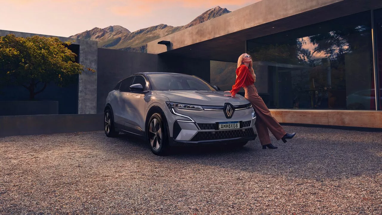 RENAULT MEGANE E-TECH 
100% ELÉCTRICO — la revolución de la movilidad