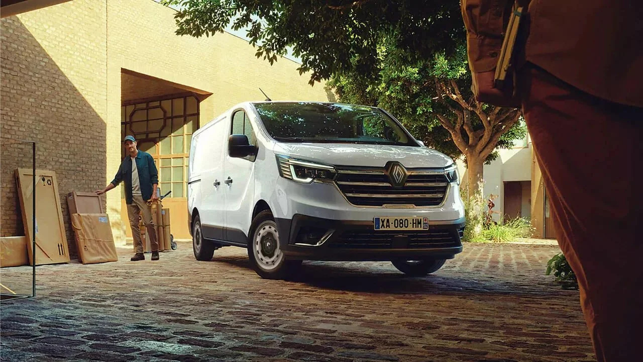 RENAULT TRAFIC — muestra tu profesionalismo